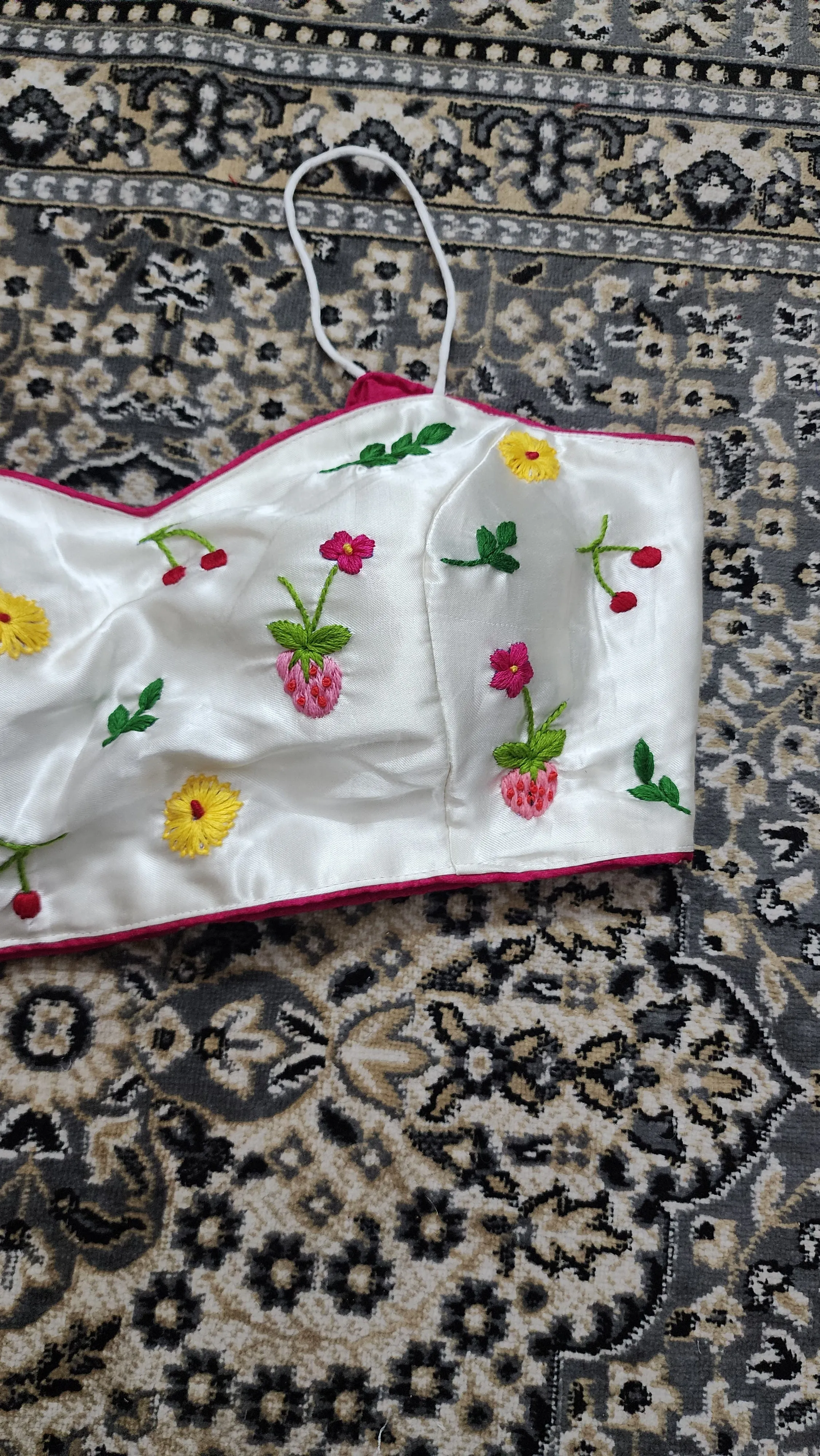 Nashila Phal  Blouse - White