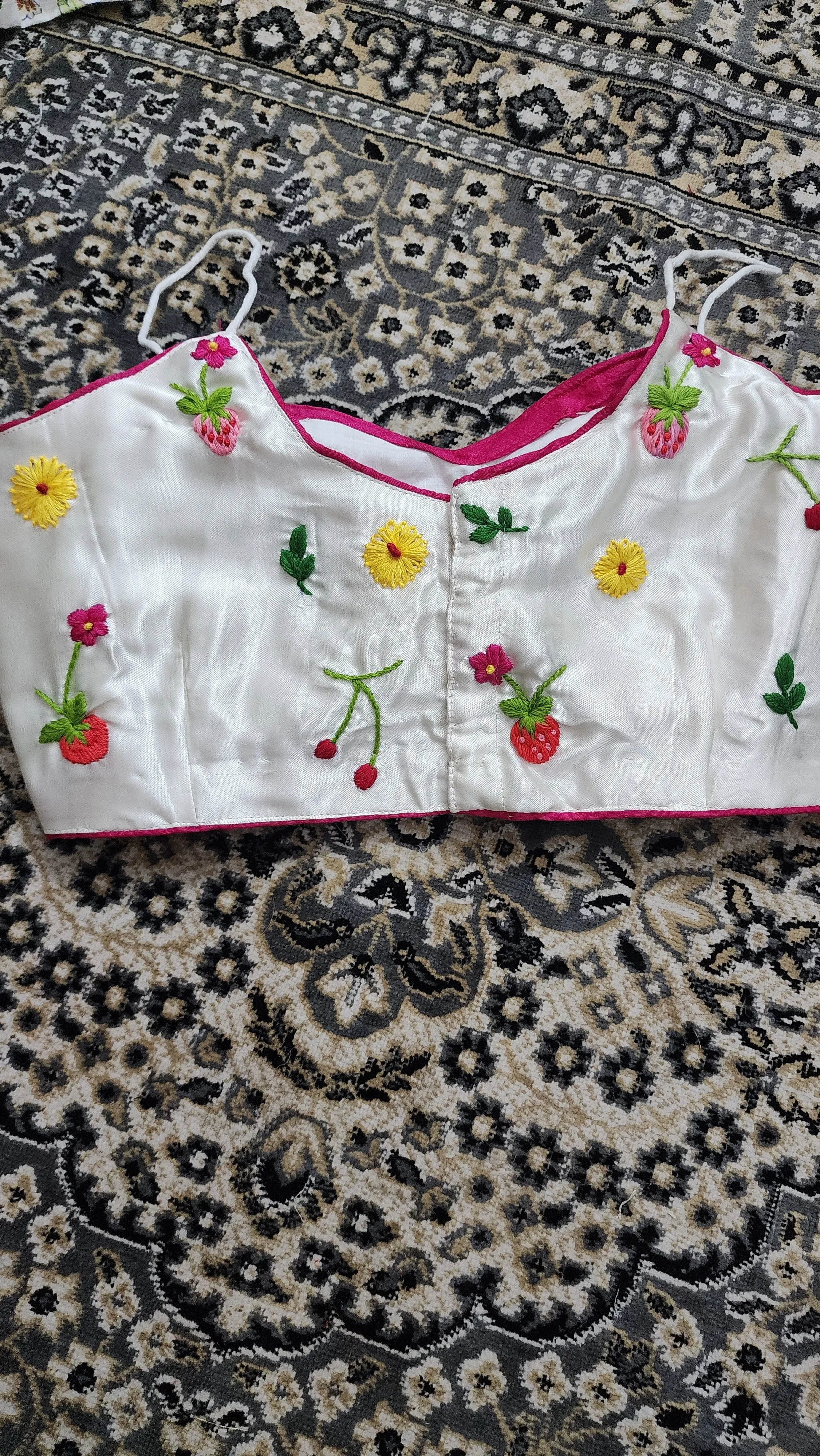 Nashila Phal  Blouse - White