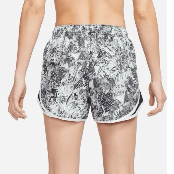 Nike Running Shorts &amp; Tank Top Bundle Set (3 Pieces) Women’s Size Small NWT