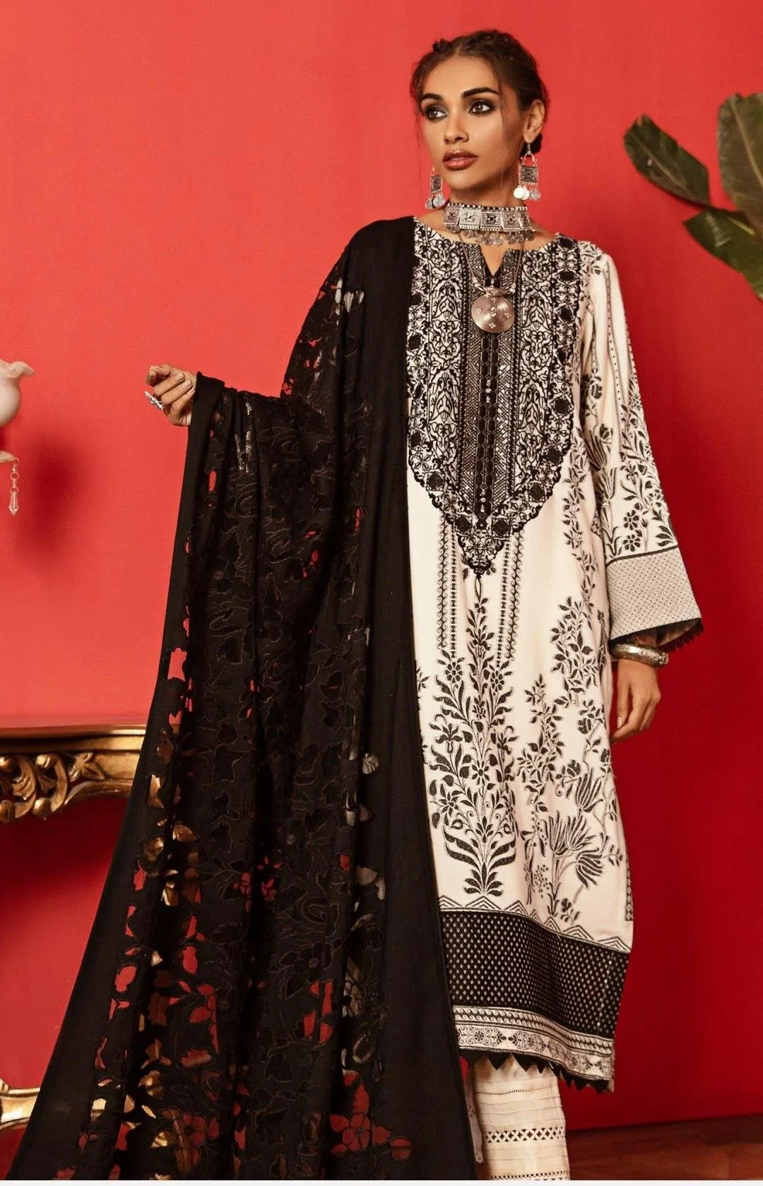 Nureh Leather Jacquard/Palachi Shawl/NJ 13