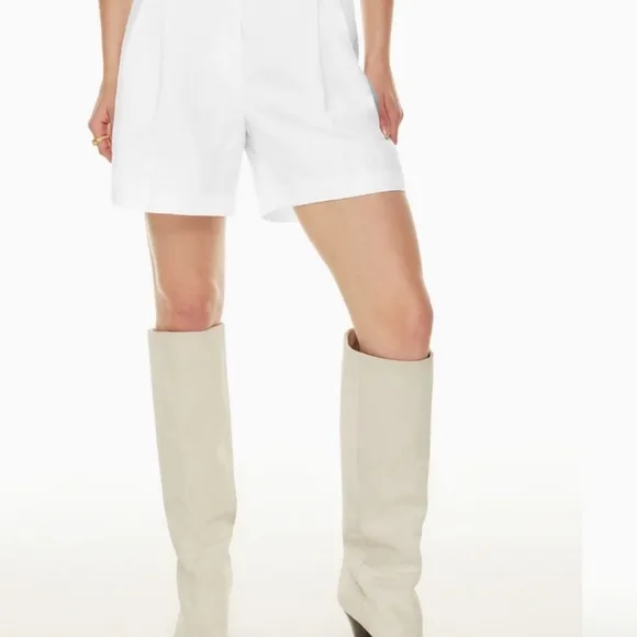 NWT Aritzia Effortless Linen Shorts in Mid Thigh