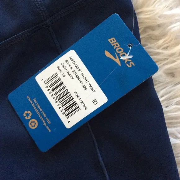 NWT Brooks Method 8” Short Tight