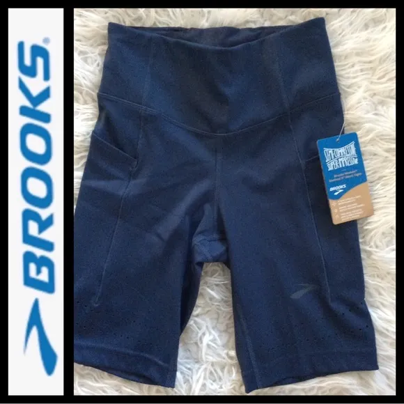 NWT Brooks Method 8” Short Tight