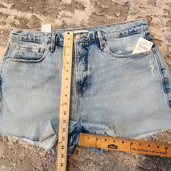 NWT Good American '90s High Waist Denim Shorts. Women's size 12.