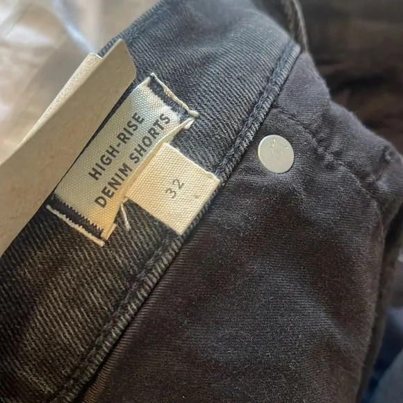 NWT MADEWELL High-Rise Denim Shorts in Black Lunar Wash