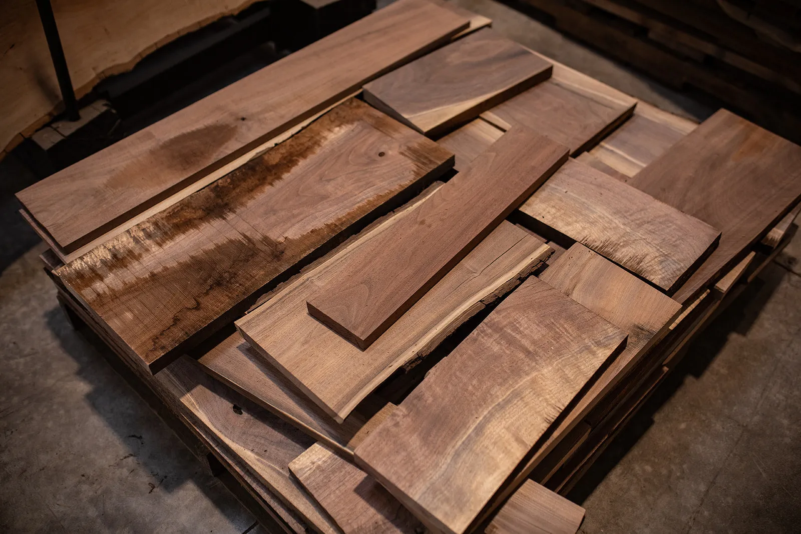 Oregon Black Walnut Shorts (Cutoffs) by the Pallet (250lbs)
