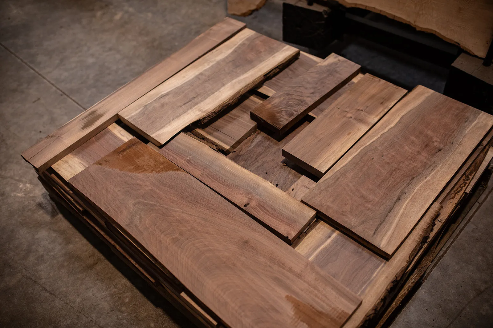 Oregon Black Walnut Shorts (Cutoffs) by the Pallet (250lbs)