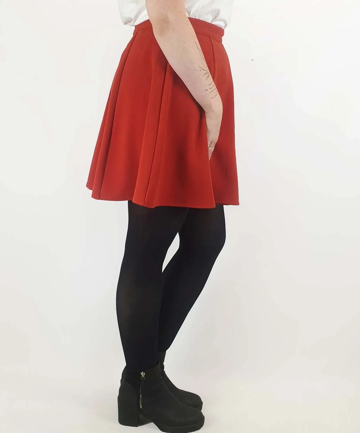 Princess Highway red A-line mini skirt size 14, best fits 12-14