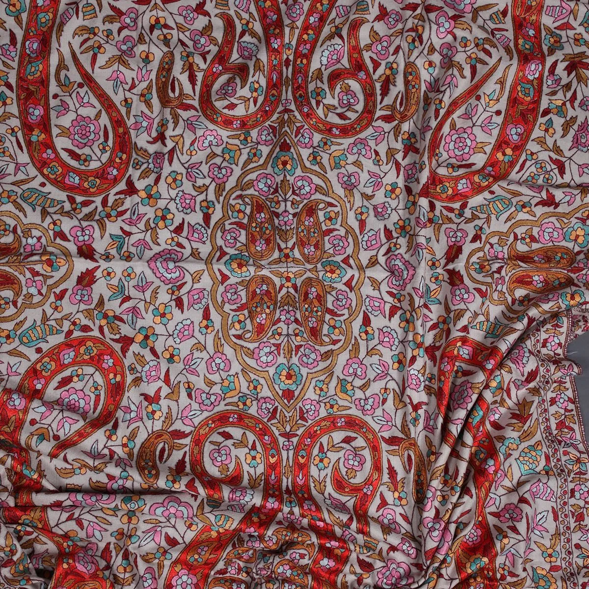 Sozni Embroidered White Base Paisley Jamawar Pashmina Shawl