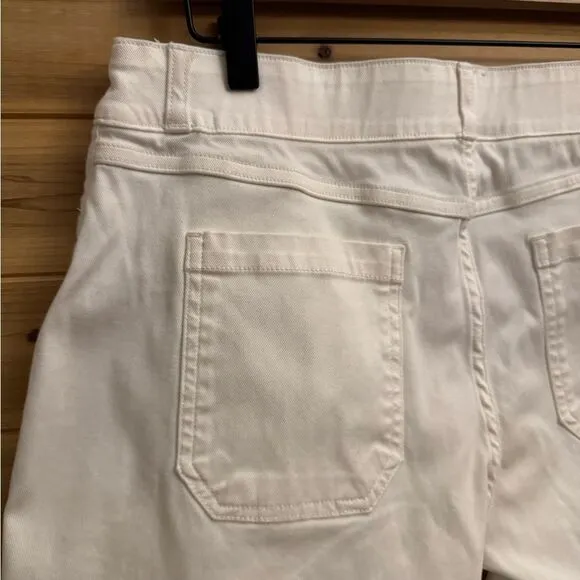 SPANX Size Large White Super Soft Twill Mid Rise Tummy Control Shorts