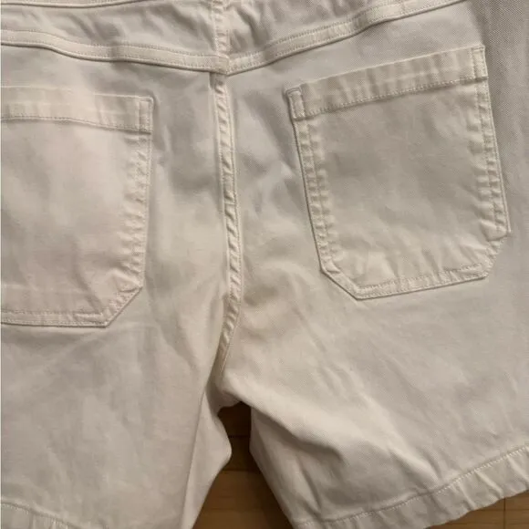 SPANX Size Large White Super Soft Twill Mid Rise Tummy Control Shorts