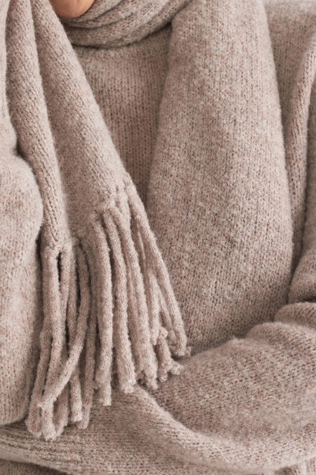 TAMMY BOUCLÉ SCARF