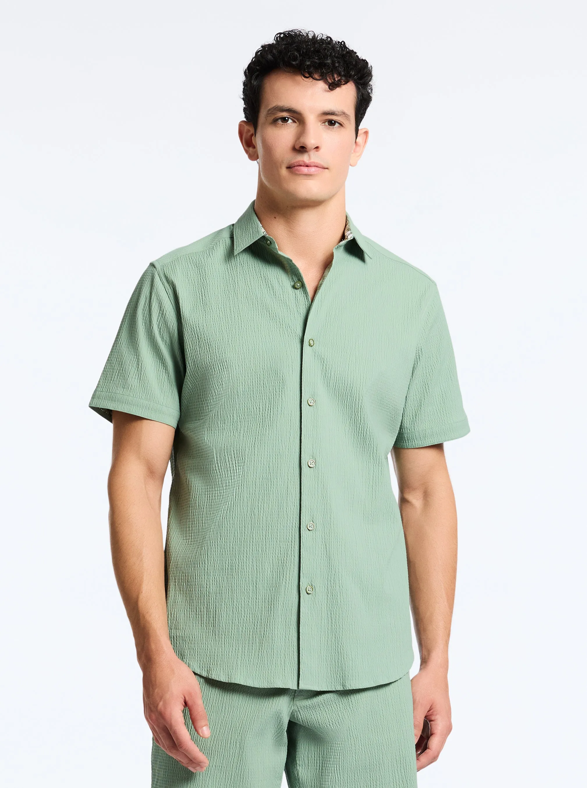 THRESHER SHORT SLEEVE BUTTON DOWN SHIRT