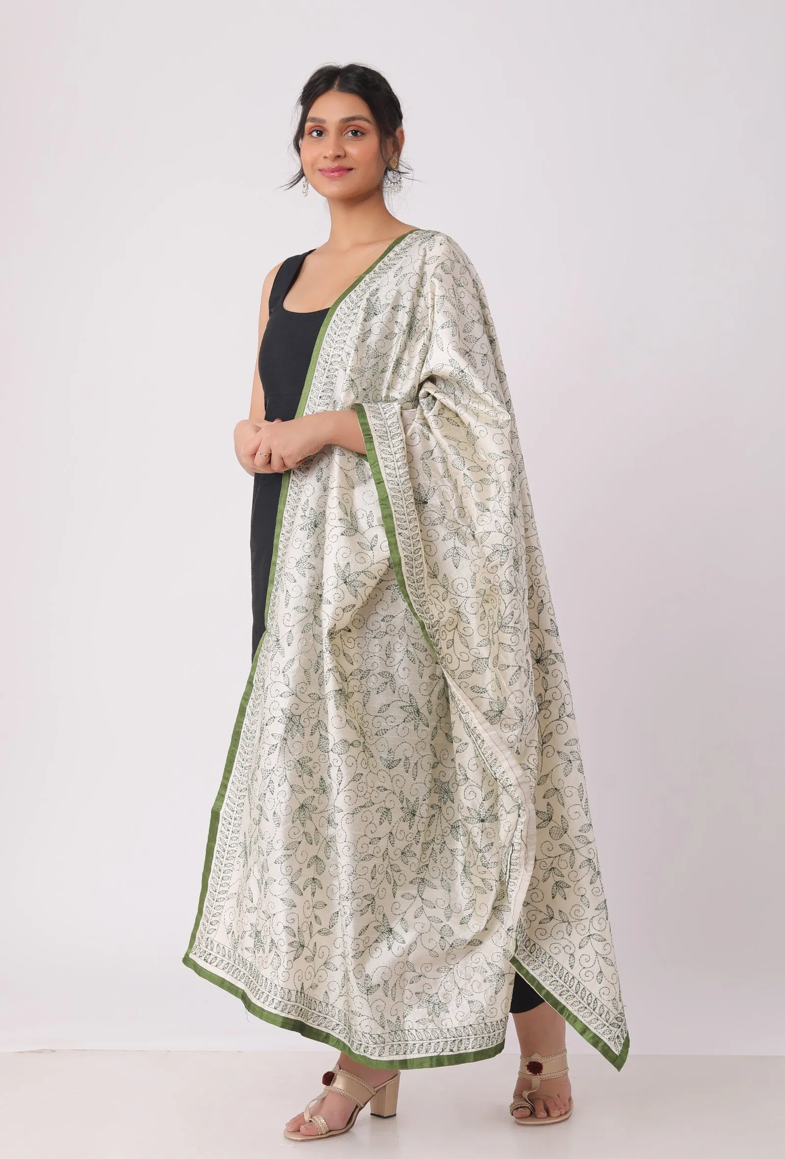 Triveni hand embriodered kantha silk dupatta