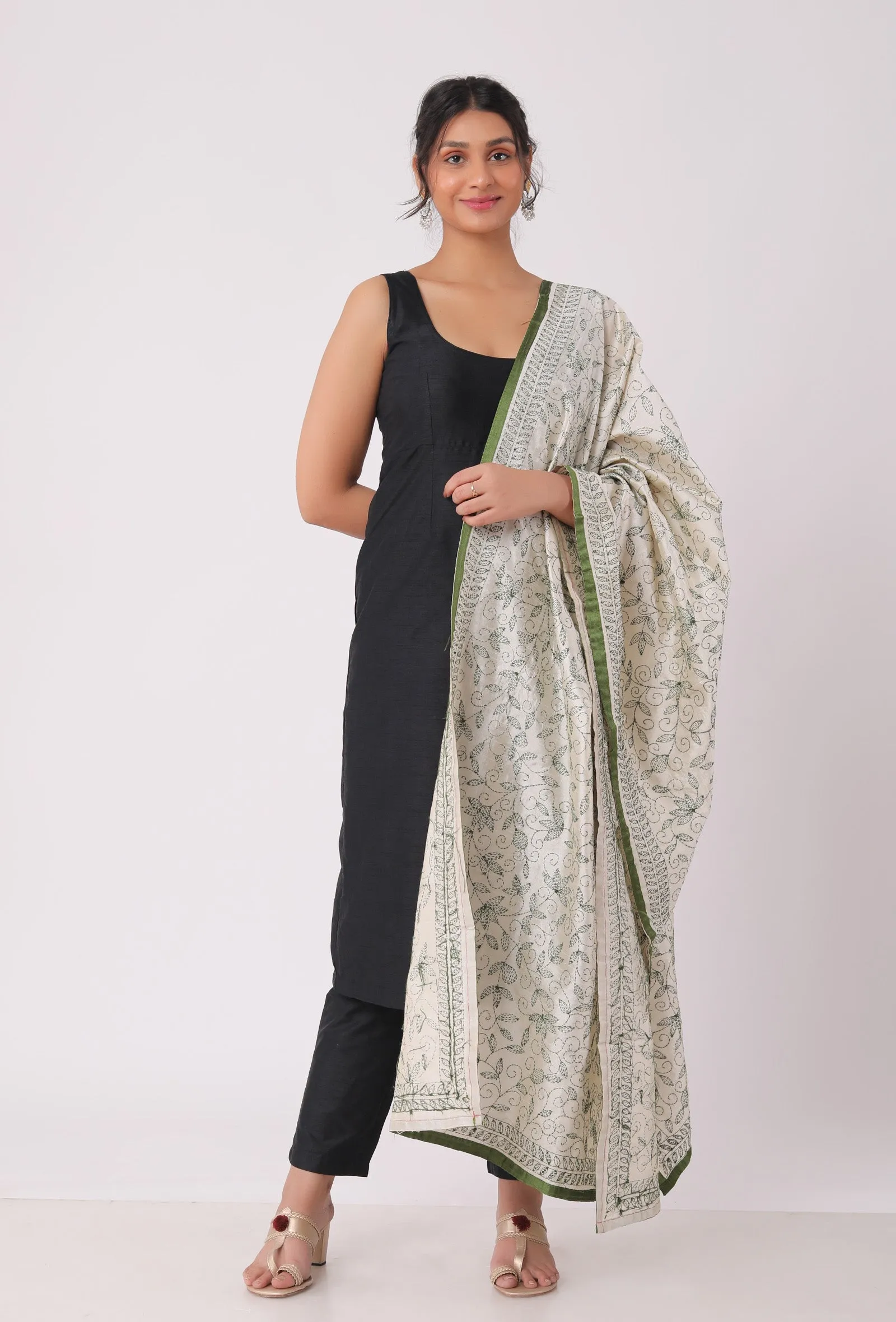 Triveni hand embriodered kantha silk dupatta