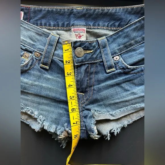 True Religion Joey cut off denim blue Jean frayed Short low rise summer beach 28