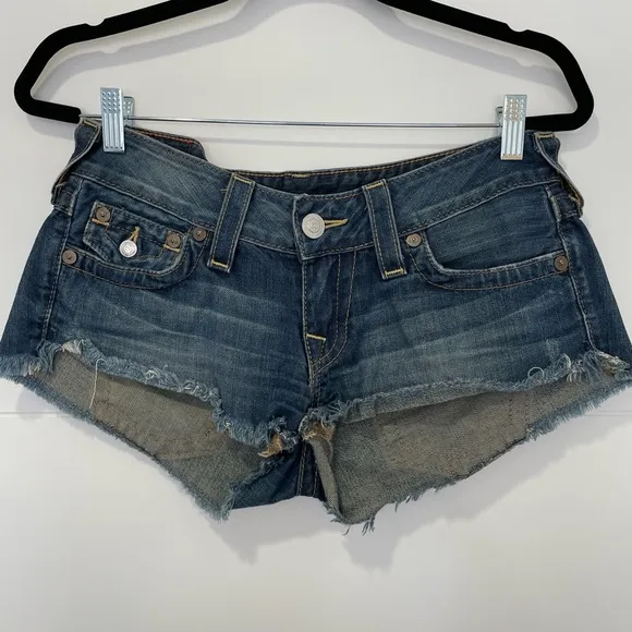 True Religion Joey cut off denim blue Jean frayed Short low rise summer beach 28