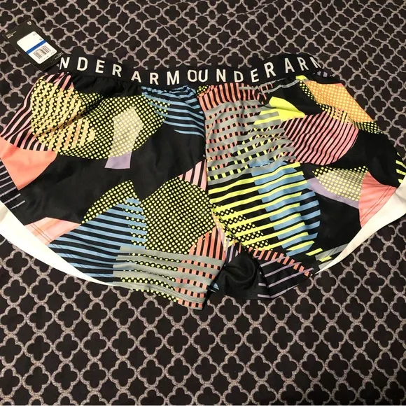 Under ARMOUR Womens Pink Geometric Heat Gear Running Shorts Sz XL Pink Loose