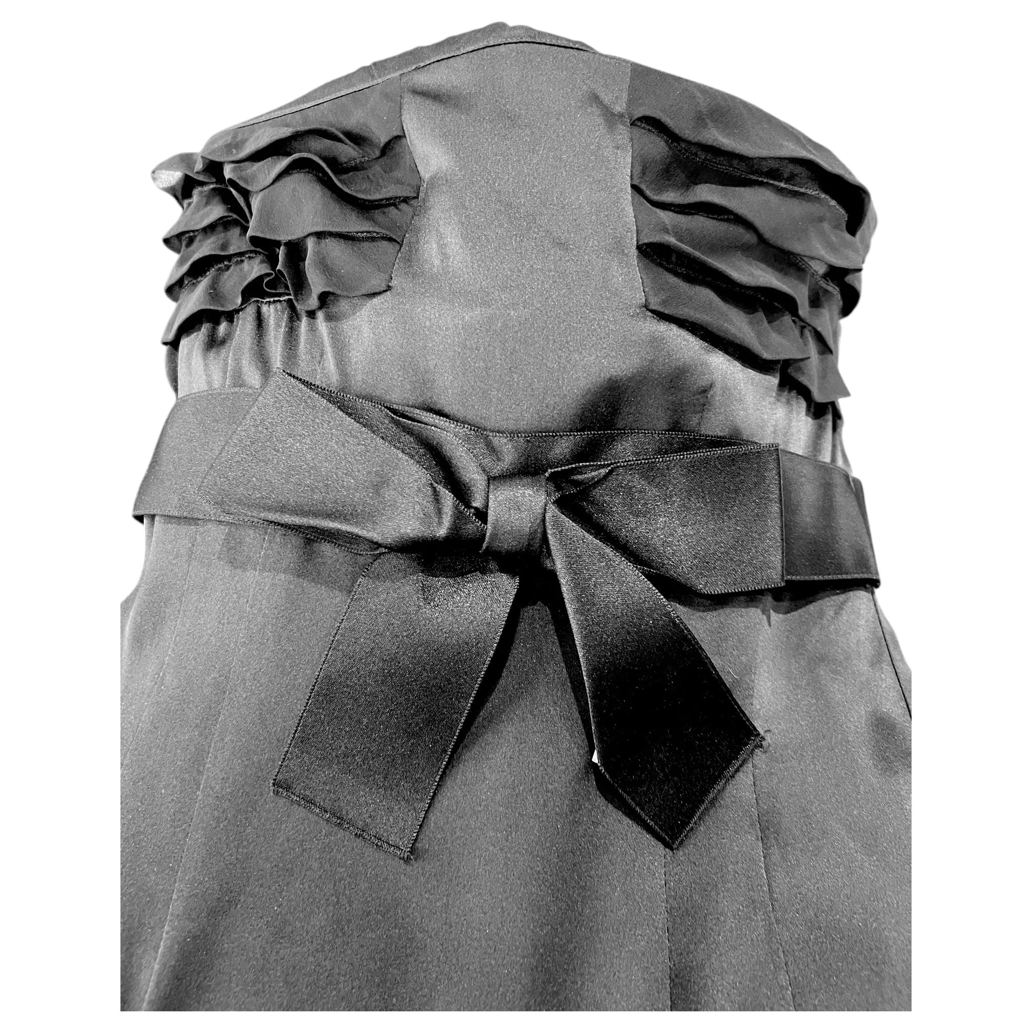 Valentino Hiver 2008 Couture Black Silk Charmeuse and Organza Strapless Tiered Gown