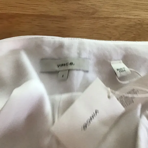 Vince High Rise Shorts White Pleated Side Button Size 6