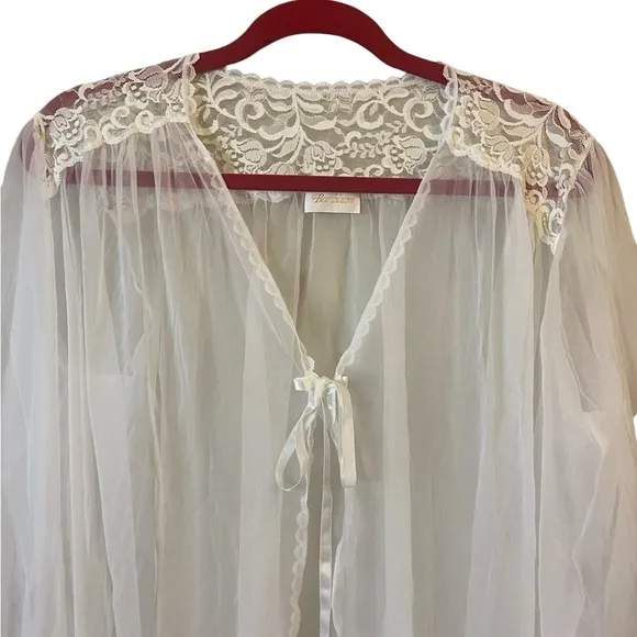 Vintage Barbizon Sheer White Lace Embroidered Peignoir/Robe Medium