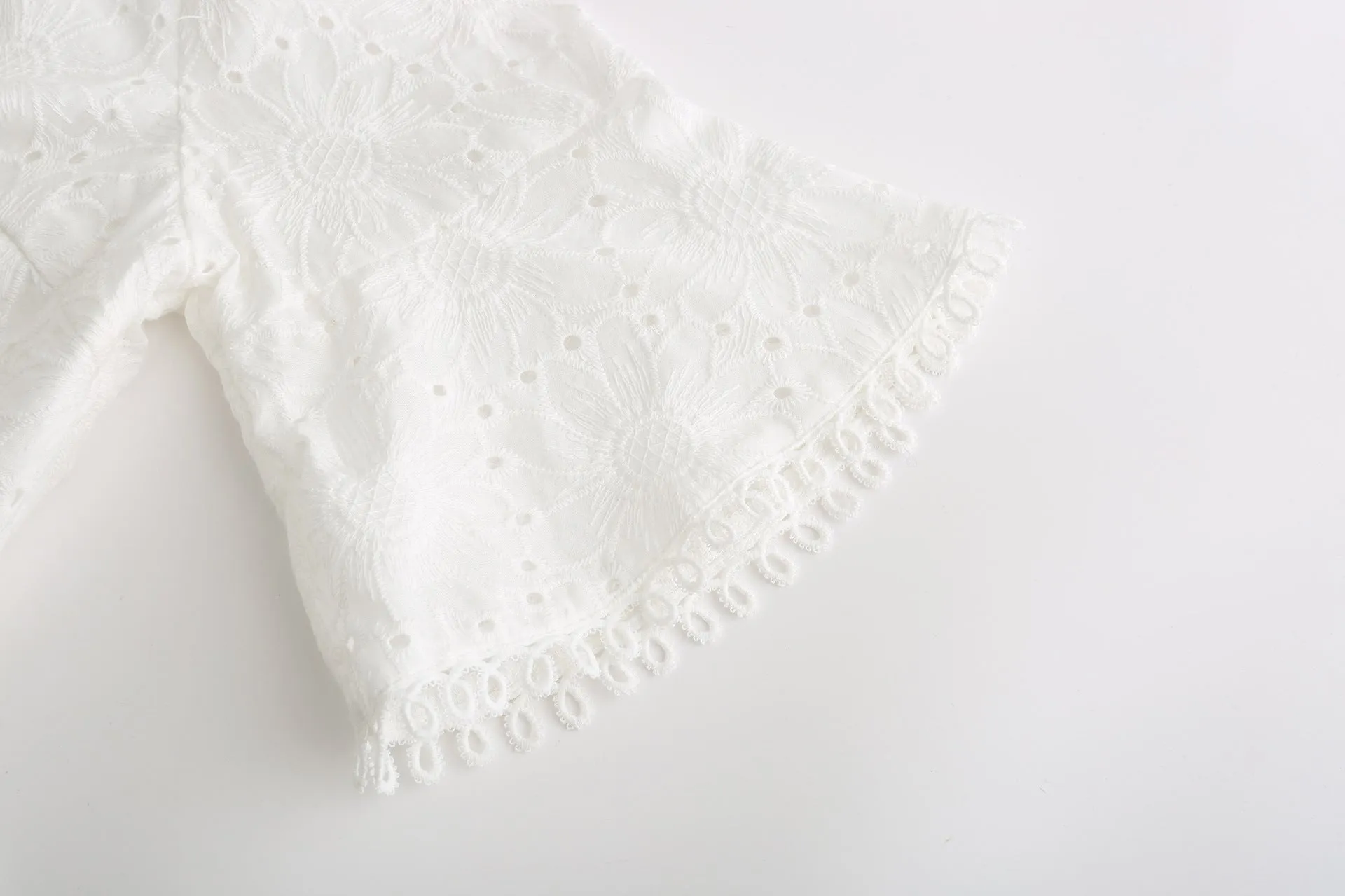 Vintage V-neck Hollow-out Lace Blouses Crop Tops