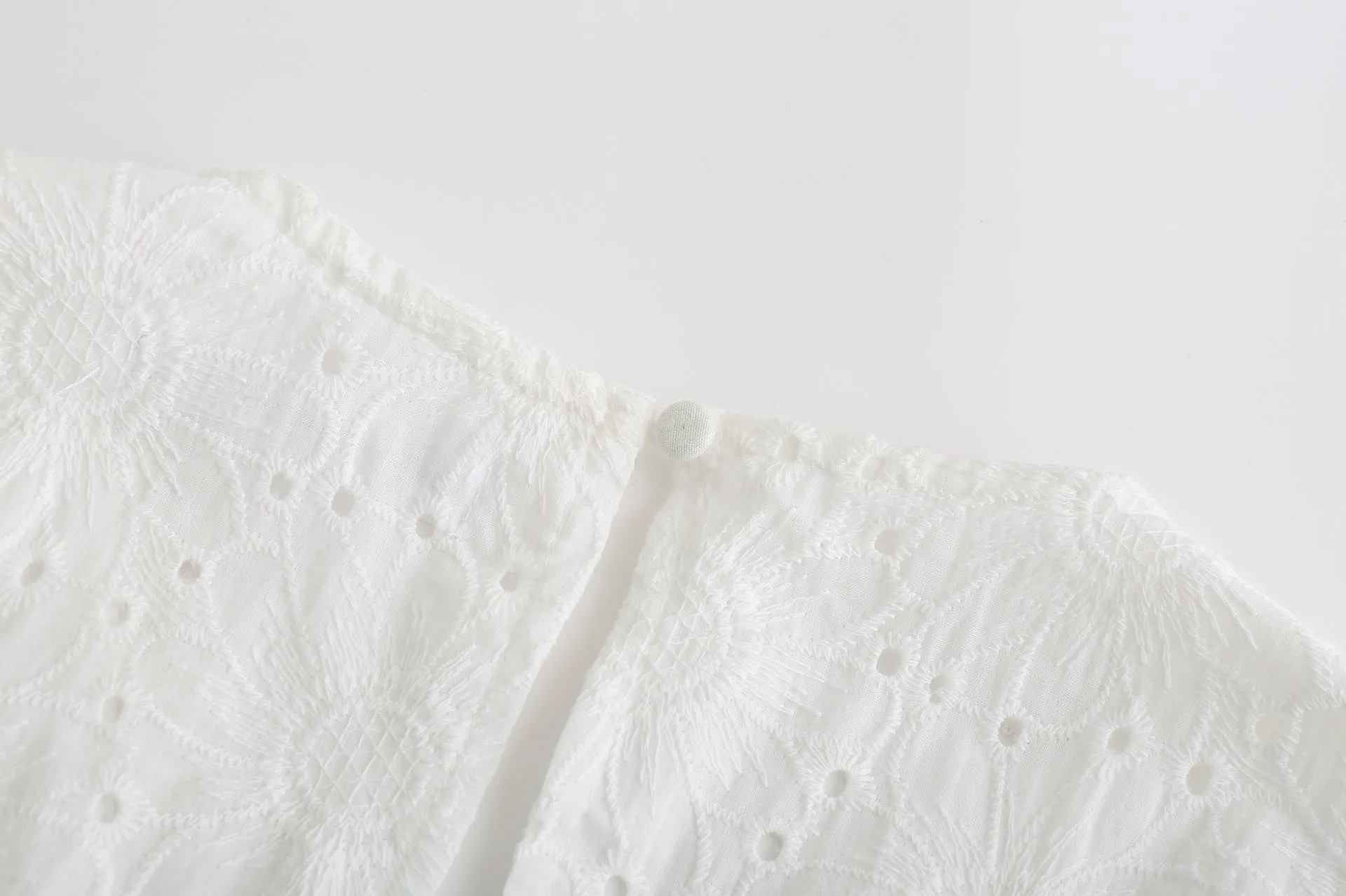 Vintage V-neck Hollow-out Lace Blouses Crop Tops