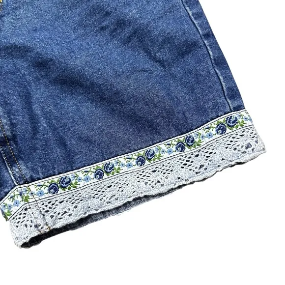 VTG Liz Claiborne High Waisted Mom Shorts Denim Embroidered Floral Jorts Sz 4P