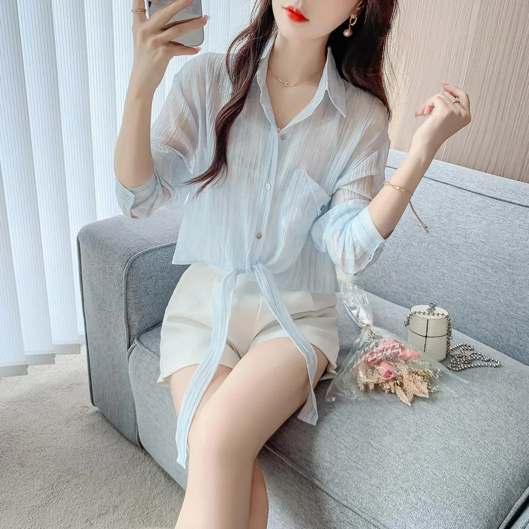 Women's Long Sleeve Seersucker Shirt with Breathable Fabric and Boyfriend Fit