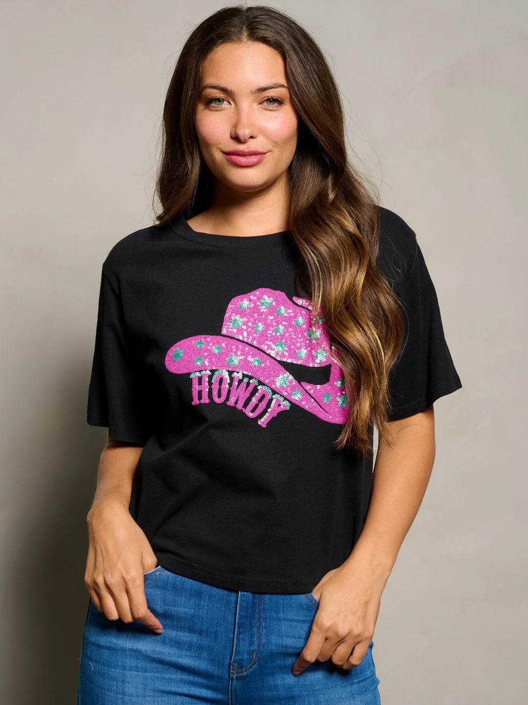 WOMEN'S SHORT SLEEVE SEQUINS HOWDY GRAPHIC TOP